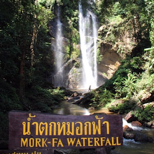 Chute d'eau Mork FA | Chiang Mai Trekking | Le meilleur trekking à Chiang Mai avec Piroon Nantaya