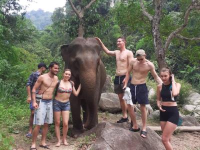 Palmer, Margan, Rebecca, Lea and Jordan group for 2d1n on4-5May 2022 | Chiang Mai Trekking | Le meilleur trekking à Chiang Mai avec Piroon Nantaya