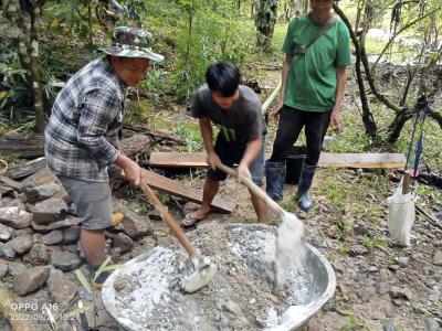 Building a bridge to Karen village | Chiang Mai Trekking | Le meilleur trekking à Chiang Mai avec Piroon Nantaya