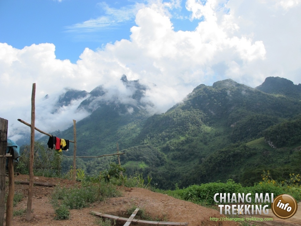 Day Trip Chiang Dao Cave & Doi Luang Chiang Dao Mountain | Chiang Mai Trekking | Le meilleur trekking à Chiang Mai avec Piroon Nantaya