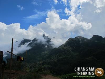 Day Trip Chiang Dao Cave & Doi Luang Chiang Dao Mountain | Chiang Mai Trekking | Le meilleur trekking à Chiang Mai avec Piroon Nantaya